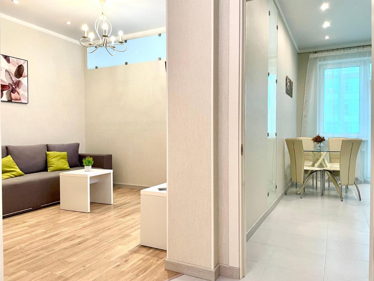Navit Luxury Apartments With Breakfast Near The Railway Station, The City Center And The Park Kiev Luaran gambar