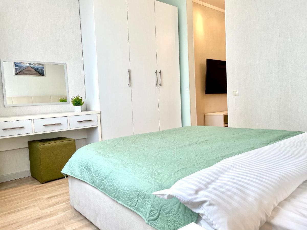 Navit Luxury Apartments With Breakfast Near The Railway Station, The City Center And The Park Kiev Luaran gambar
