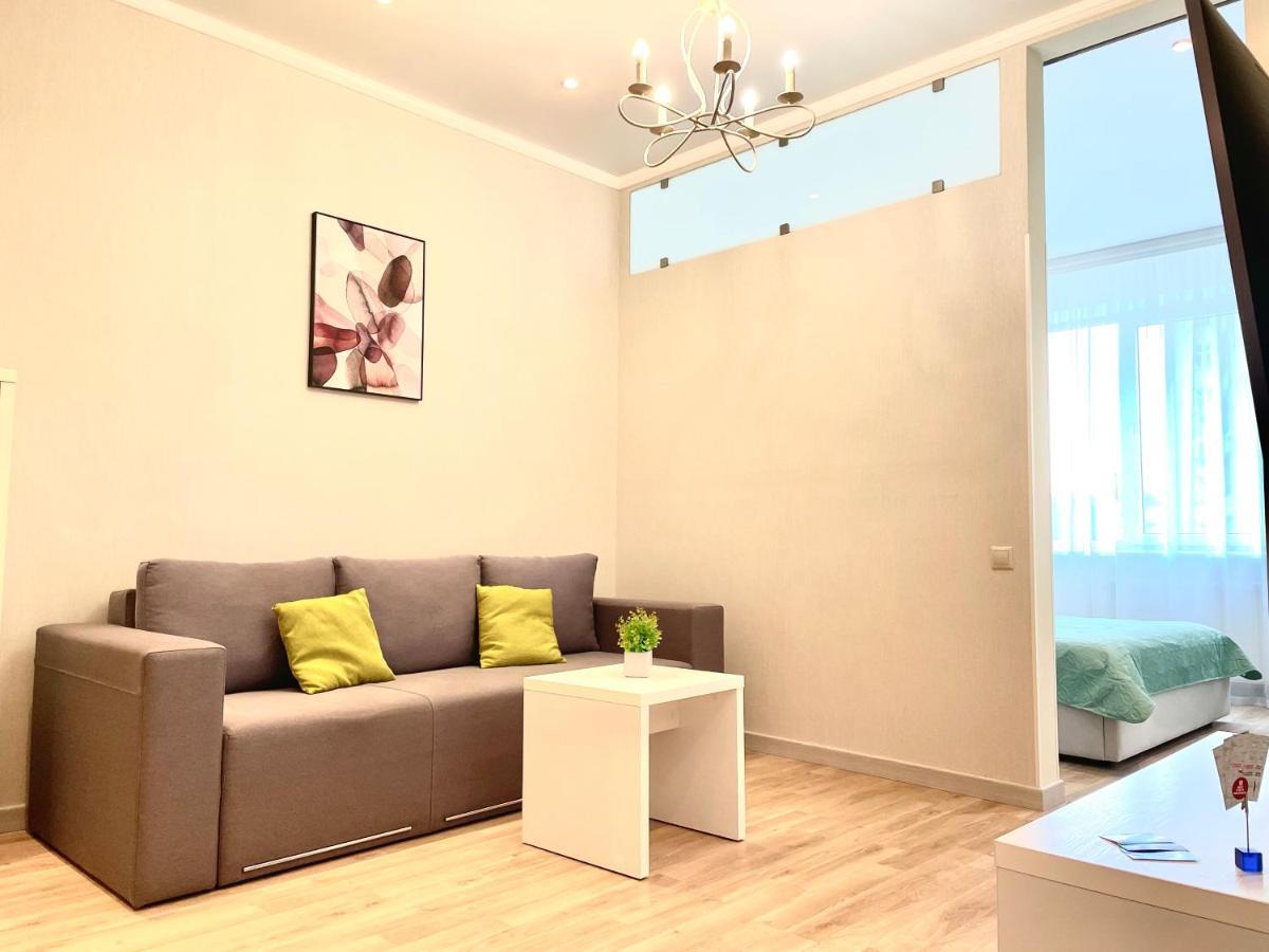 Navit Luxury Apartments With Breakfast Near The Railway Station, The City Center And The Park Kiev Luaran gambar