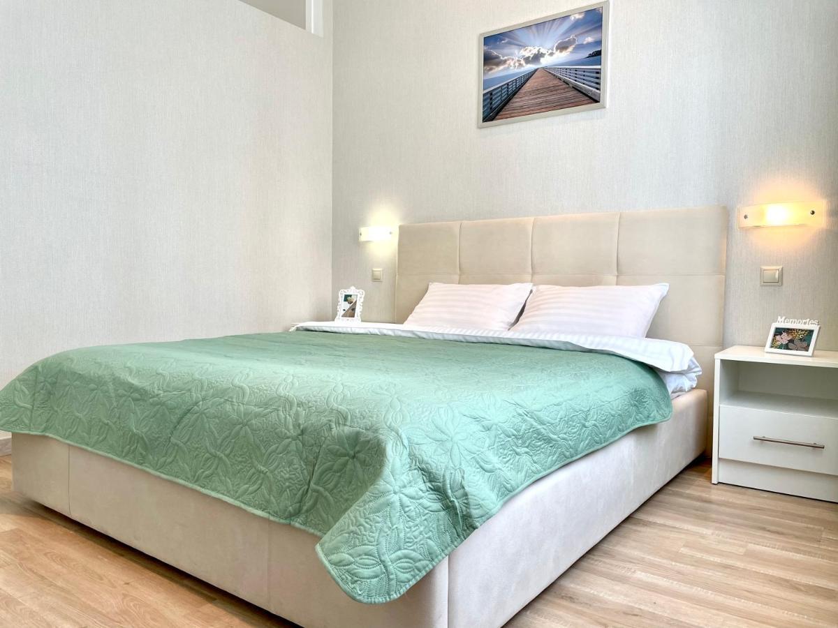 Navit Luxury Apartments With Breakfast Near The Railway Station, The City Center And The Park Kiev Luaran gambar
