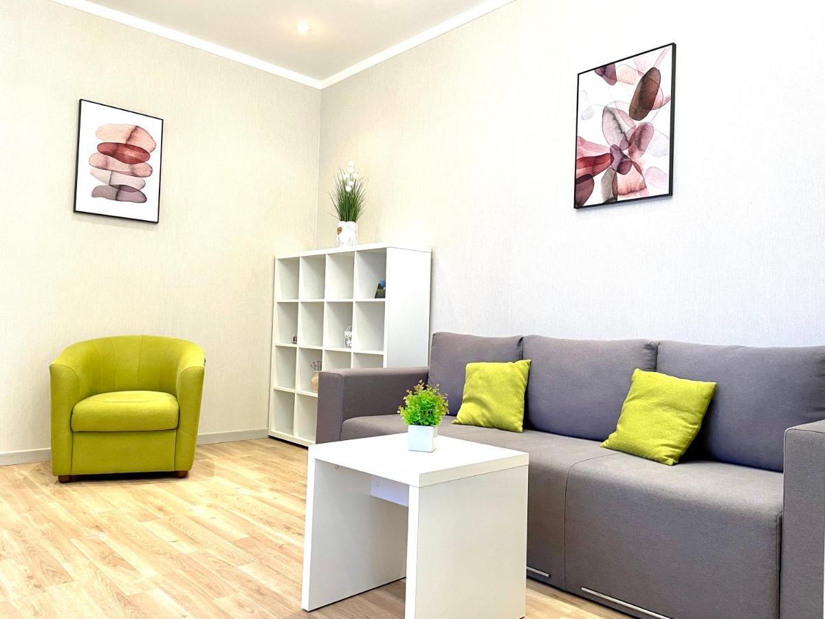 Navit Luxury Apartments With Breakfast Near The Railway Station, The City Center And The Park Kiev Luaran gambar