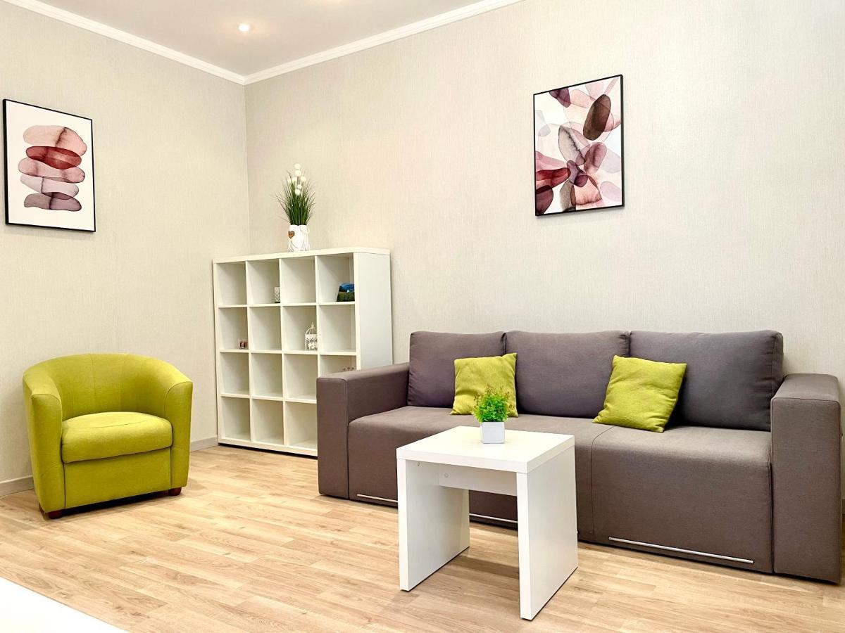 Navit Luxury Apartments With Breakfast Near The Railway Station, The City Center And The Park Kiev Luaran gambar