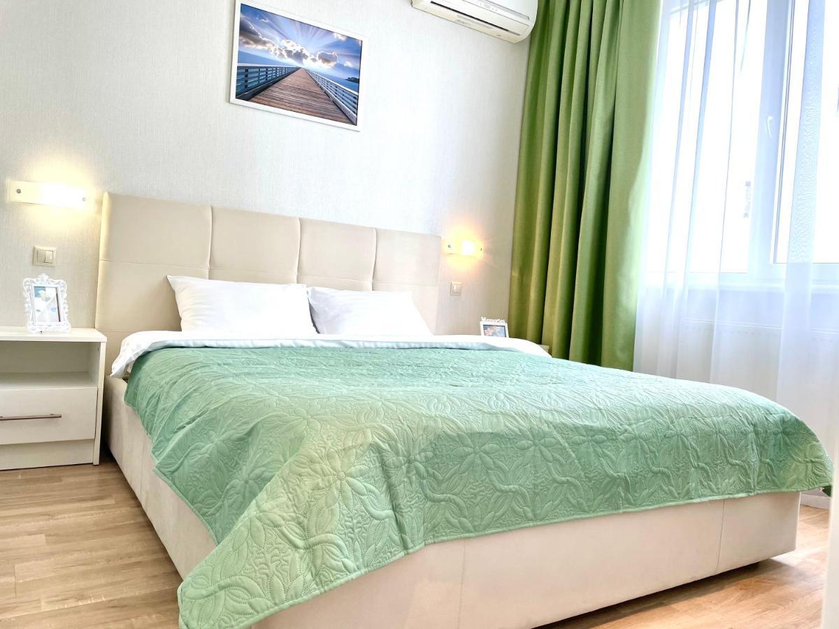 Navit Luxury Apartments With Breakfast Near The Railway Station, The City Center And The Park Kiev Luaran gambar