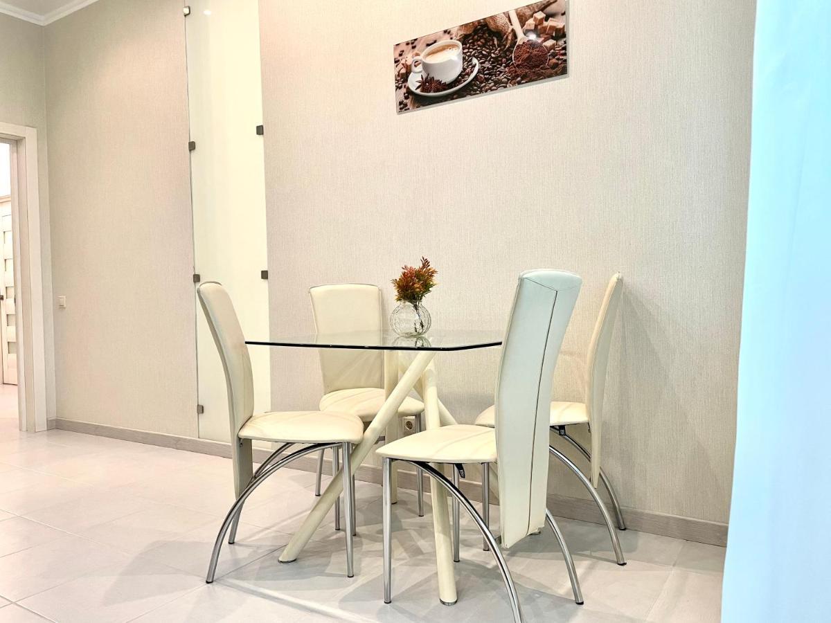 Navit Luxury Apartments With Breakfast Near The Railway Station, The City Center And The Park Kiev Luaran gambar
