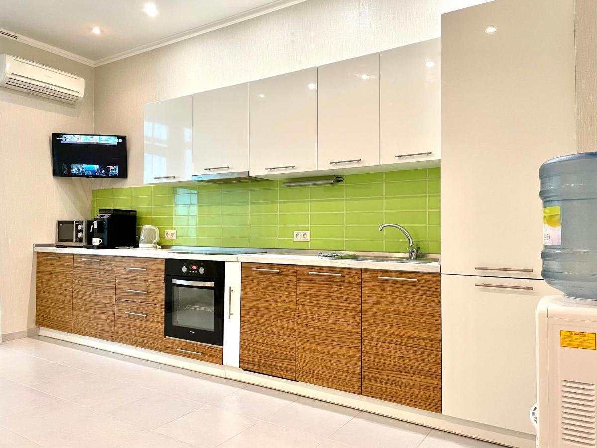 Navit Luxury Apartments With Breakfast Near The Railway Station, The City Center And The Park Kiev Luaran gambar