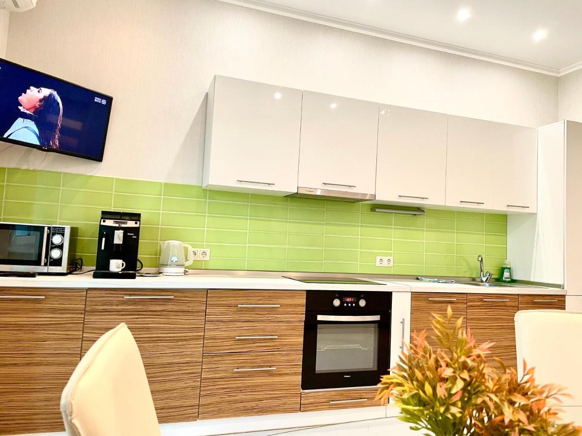 Navit Luxury Apartments With Breakfast Near The Railway Station, The City Center And The Park Kiev Luaran gambar